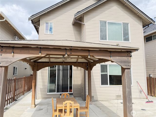 990 42nd Court NE, Auburn, WA 98002