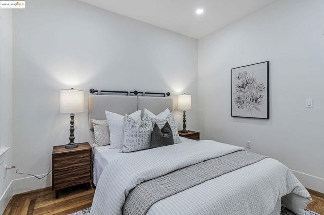 5614 Dover St, Oakland, CA 94609