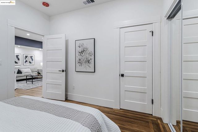 5614 Dover St, Oakland, CA 94609