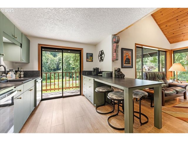 1717 KALAMA RIVER Rd, Kalama, WA 98625