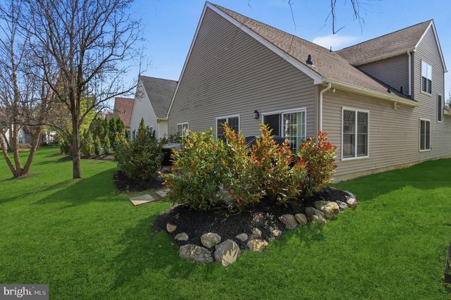 12 CARDINALFLOWER LN, Princeton Junction, NJ 08550
