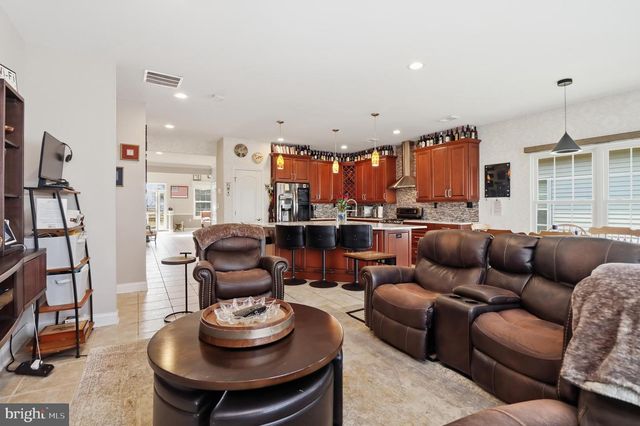 12 CARDINALFLOWER LN, Princeton Junction, NJ 08550