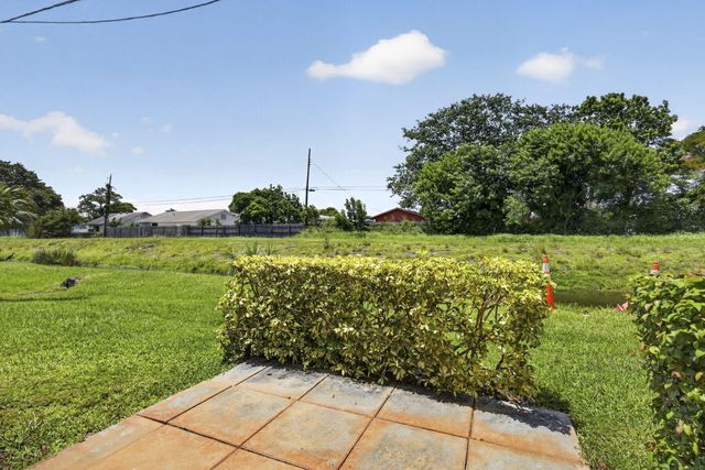 2521 Emory Drive W H, West Palm Beach, FL 33415
