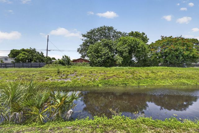 2521 Emory Drive W H, West Palm Beach, FL 33415