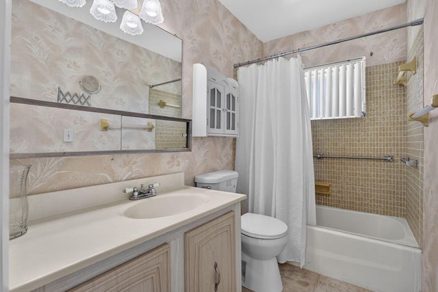 2521 Emory Drive W H, West Palm Beach, FL 33415
