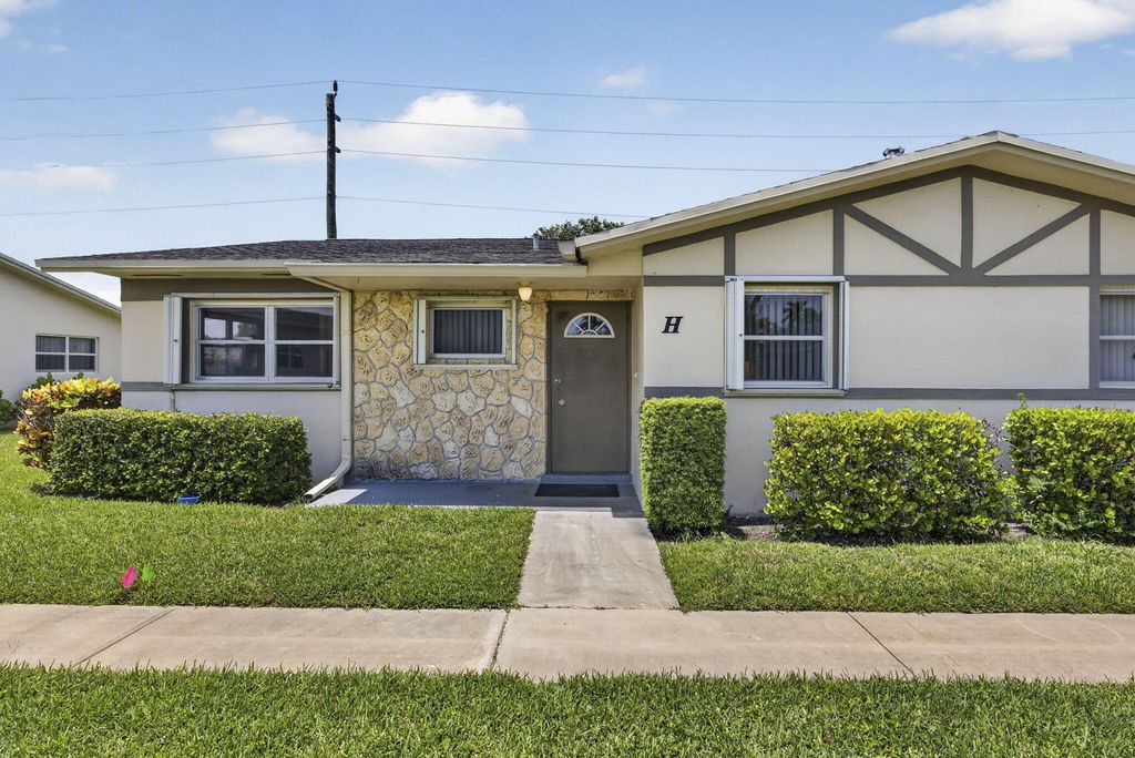2521 Emory Drive W H, West Palm Beach, FL 33415