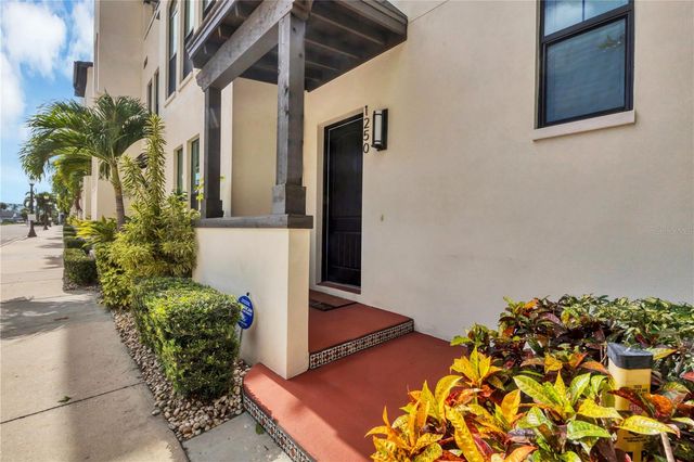 1250 MAY LANE, Sarasota, FL 34236