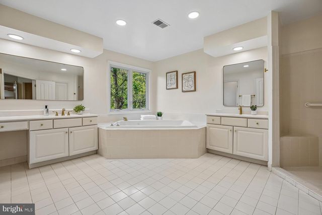 7940 TURNCREST DR, Potomac, MD 20854
