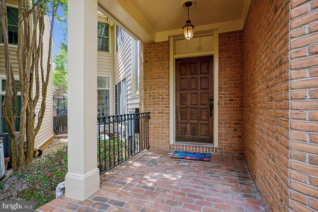 7940 TURNCREST DR, Potomac, MD 20854