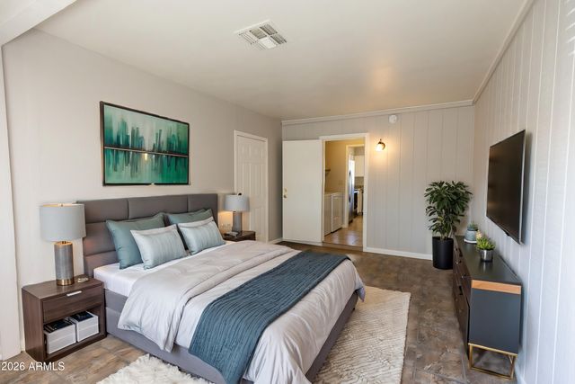 2126 W HERMOSA Drive, Tempe, AZ 85282