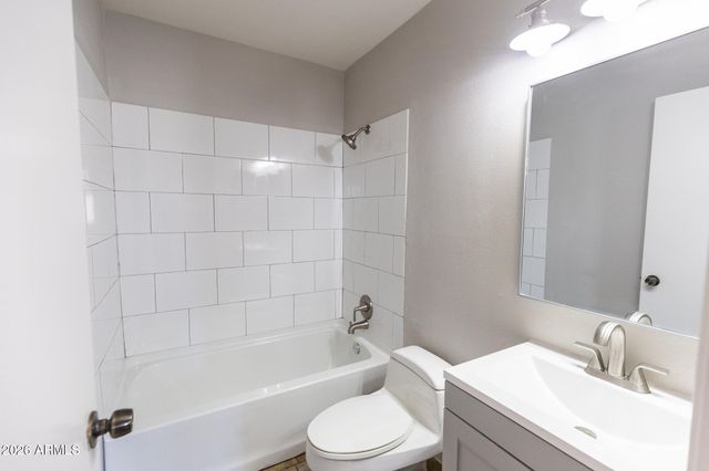 2126 W HERMOSA Drive, Tempe, AZ 85282