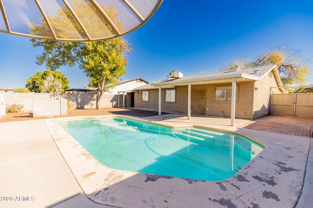 2126 W HERMOSA Drive, Tempe, AZ 85282