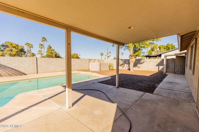 2126 W HERMOSA Drive, Tempe, AZ 85282