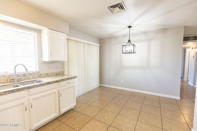 2126 W HERMOSA Drive, Tempe, AZ 85282