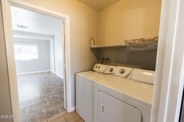 2126 W HERMOSA Drive, Tempe, AZ 85282