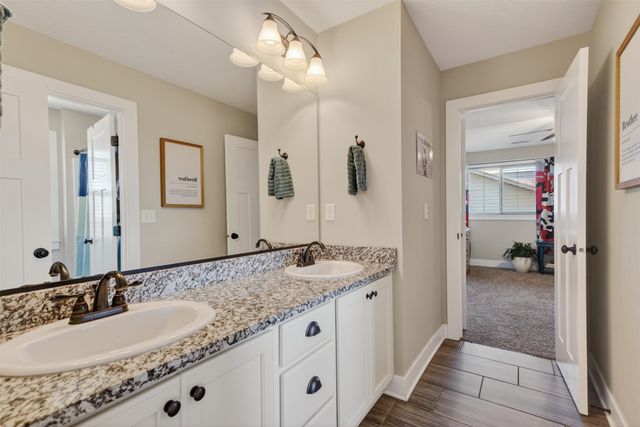 5308 162nd Court, Urbandale, IA 50323