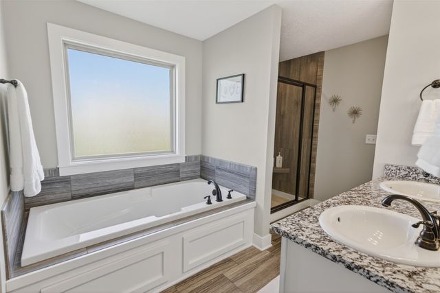 5308 162nd Court, Urbandale, IA 50323