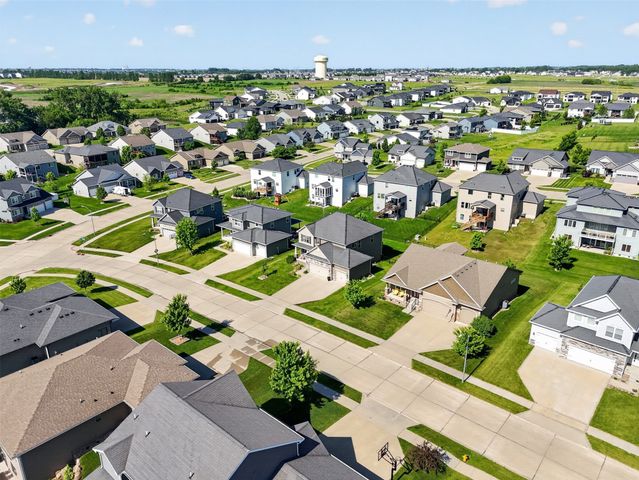 5308 162nd Court, Urbandale, IA 50323