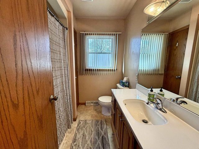 1934 Liberty Lane, Janesville, WI 53545