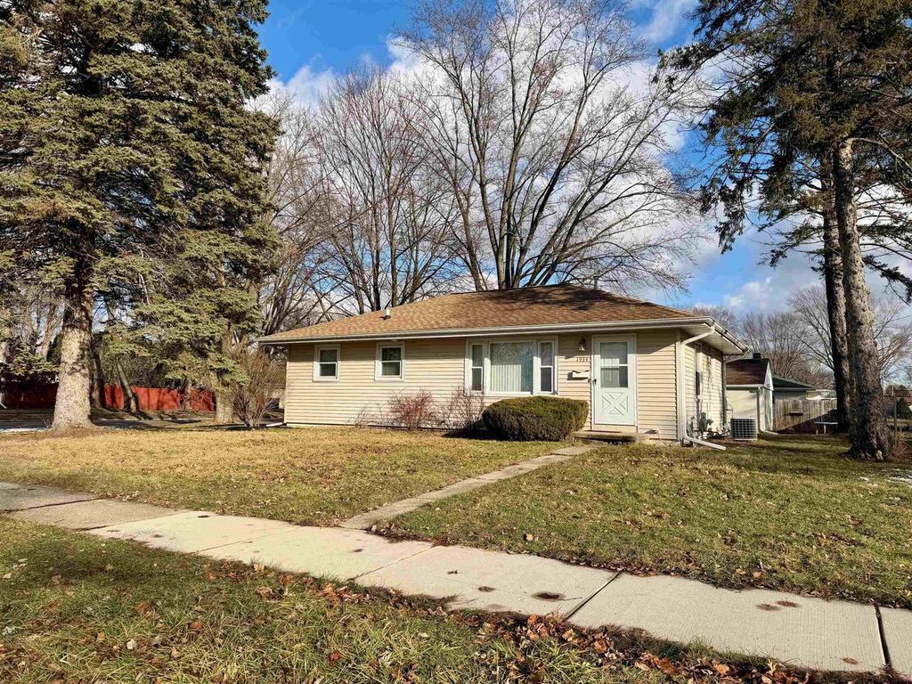 1934 Liberty Lane, Janesville, WI 53545