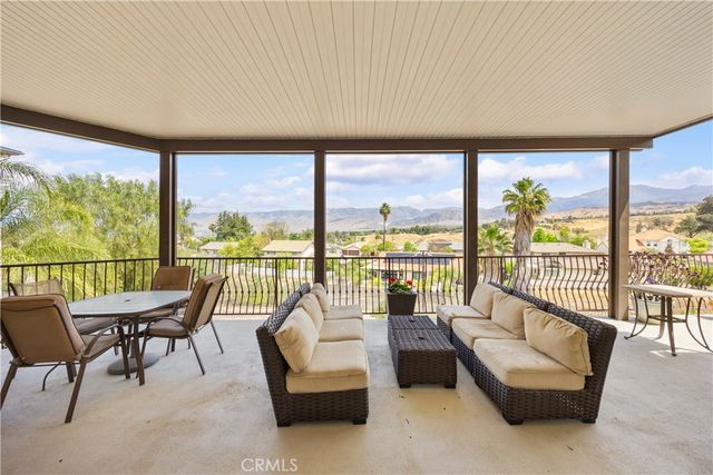613 E Sunset N, Redlands, CA 92373