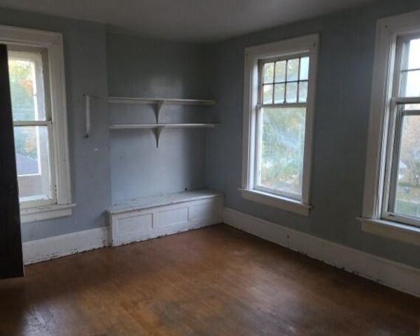 2377 N 44th STREET, Milwaukee, WI 53210