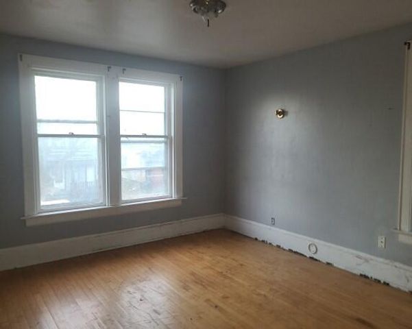 2377 N 44th STREET, Milwaukee, WI 53210