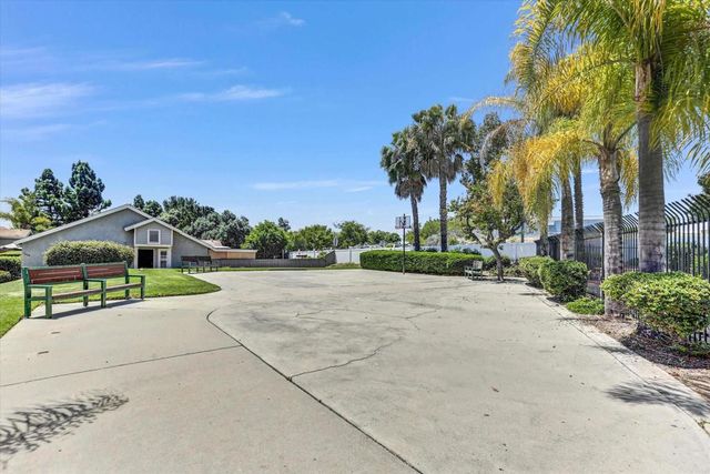 7392 Tooma Street 200, San Diego, CA 92139
