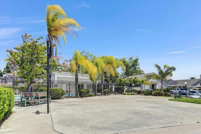 7392 Tooma Street 200, San Diego, CA 92139