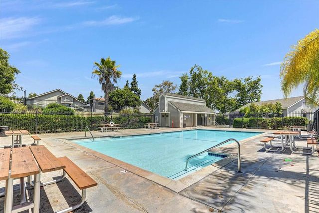 7392 Tooma Street 200, San Diego, CA 92139