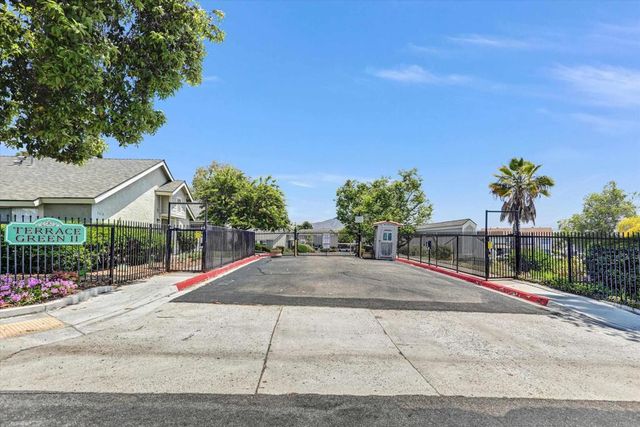 7392 Tooma Street 200, San Diego, CA 92139