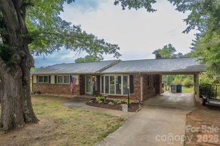 5460 Clover Street, Hickory, NC 28602