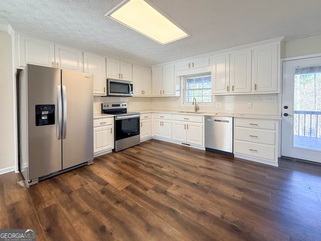 499 Old Deer Path Way, Cleveland, GA 30528