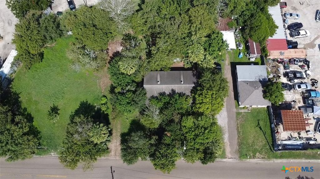 201 Stanly Street, Victoria, TX 77904