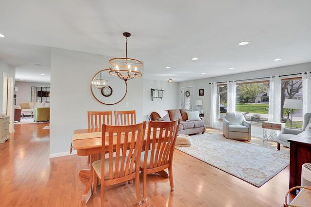 W332N5447 Solveson DRIVE, Nashotah, WI 53058