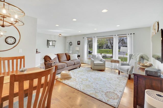 W332N5447 Solveson DRIVE, Nashotah, WI 53058