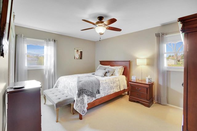 W332N5447 Solveson DRIVE, Nashotah, WI 53058
