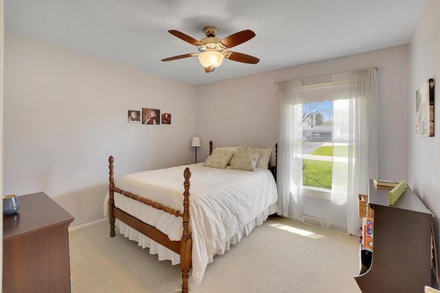 W332N5447 Solveson DRIVE, Nashotah, WI 53058