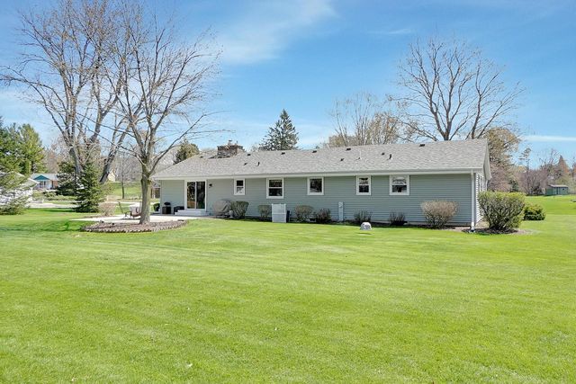 W332N5447 Solveson DRIVE, Nashotah, WI 53058