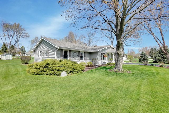W332N5447 Solveson DRIVE, Nashotah, WI 53058