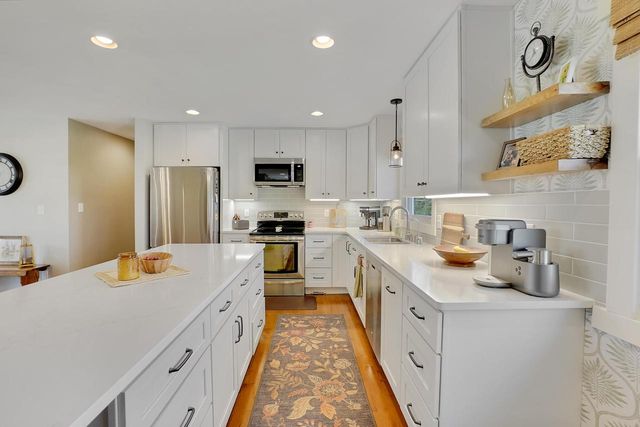 W332N5447 Solveson DRIVE, Nashotah, WI 53058