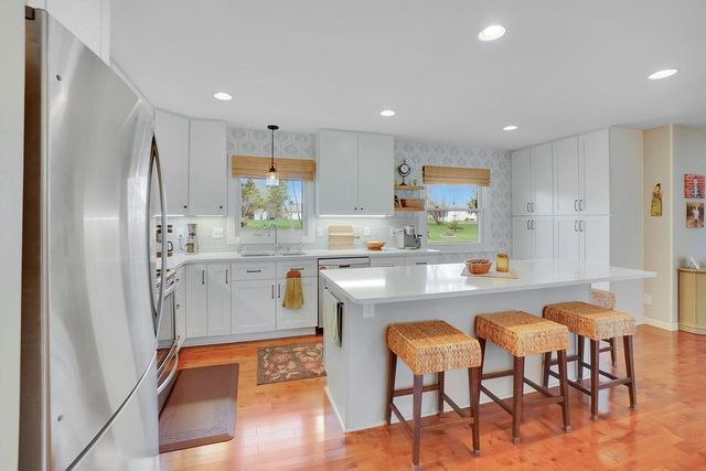 W332N5447 Solveson DRIVE, Nashotah, WI 53058