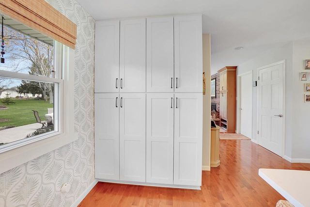 W332N5447 Solveson DRIVE, Nashotah, WI 53058