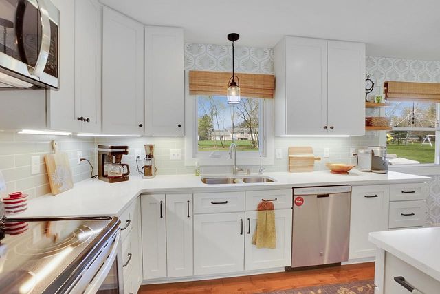 W332N5447 Solveson DRIVE, Nashotah, WI 53058
