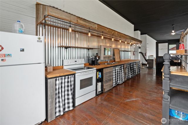50208 Mountain Highway E, Eatonville, WA 98328