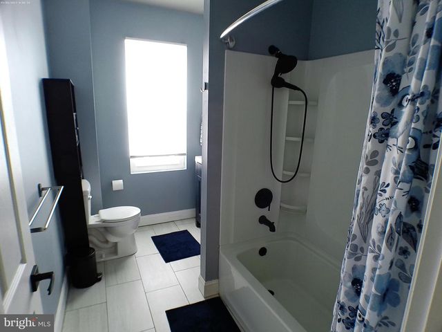 117 E LOCUST ST, Fleetwood, PA 19522