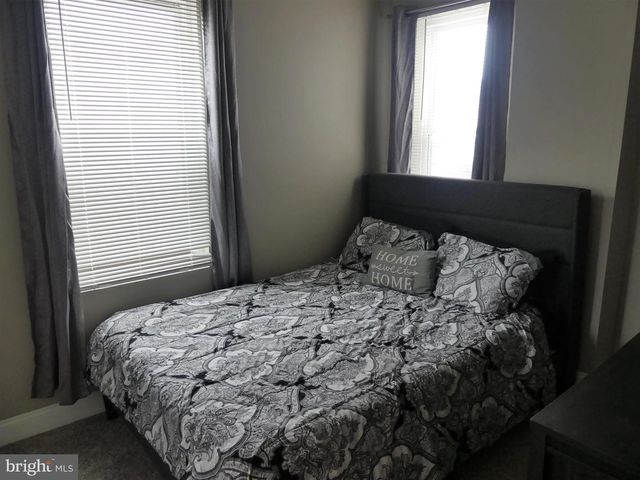 117 E LOCUST ST, Fleetwood, PA 19522