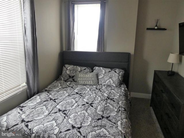 117 E LOCUST ST, Fleetwood, PA 19522