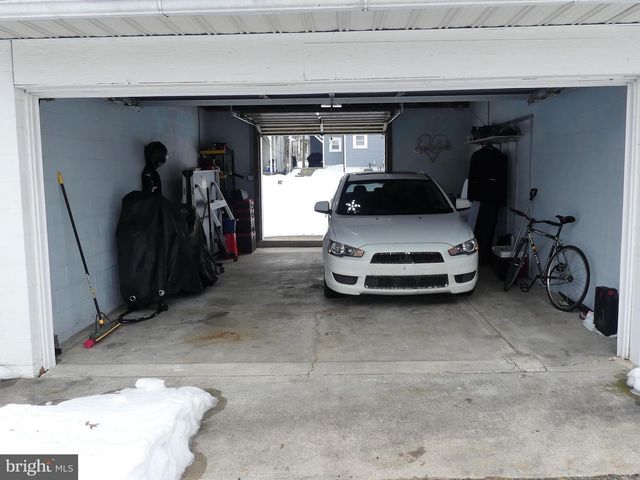 117 E LOCUST ST, Fleetwood, PA 19522