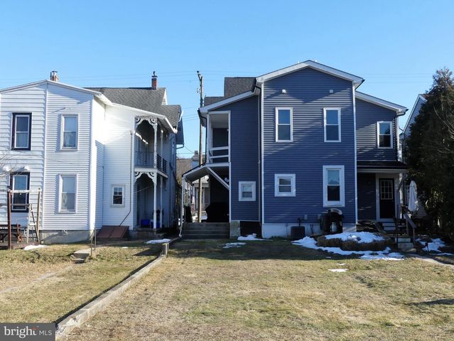 117 E LOCUST ST, Fleetwood, PA 19522